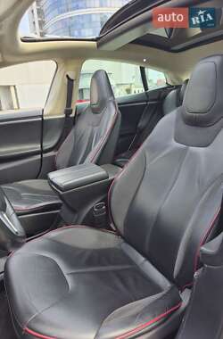 Ліфтбек Tesla Model S 2013 в 