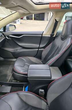 Ліфтбек Tesla Model S 2013 в 