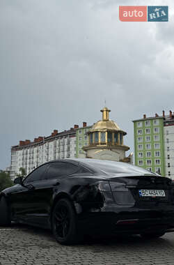 Лифтбек Tesla Model S 2021 в 
