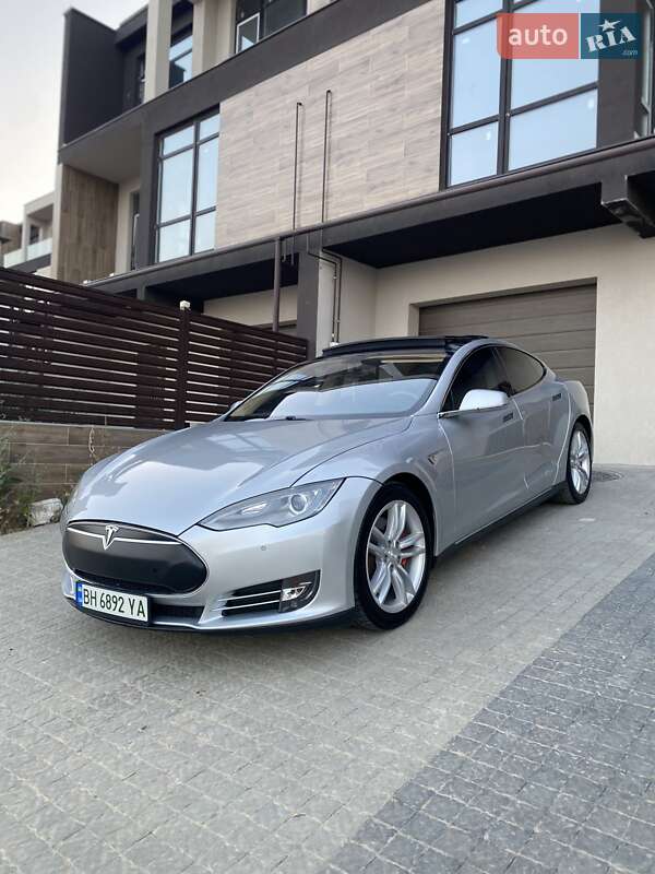 Ліфтбек Tesla Model S 2014 в Одесі