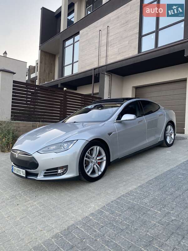 Ліфтбек Tesla Model S 2014 в Одесі