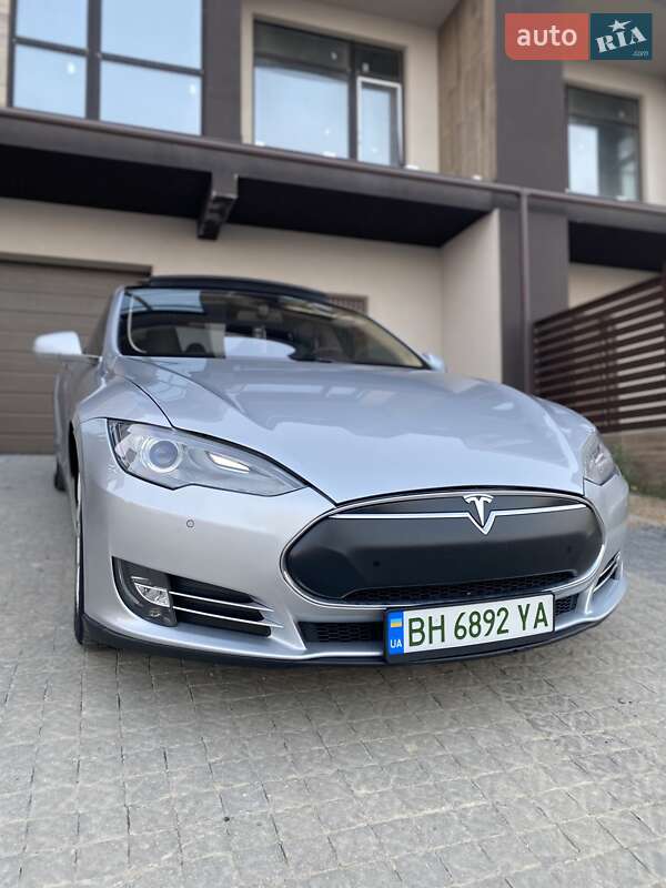 Ліфтбек Tesla Model S 2014 в Одесі