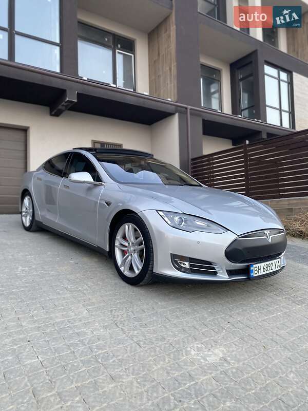 Ліфтбек Tesla Model S 2014 в Одесі