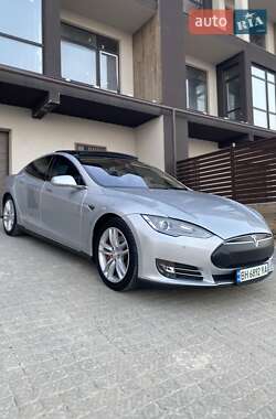 Лифтбек Tesla Model S 2014 в 