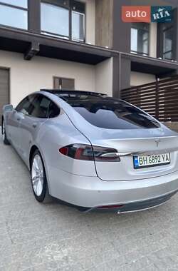 Лифтбек Tesla Model S 2014 в 