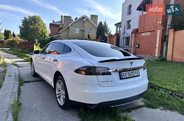 Лифтбек Tesla Model S 2014 в 