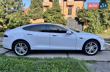 Лифтбек Tesla Model S 2014 в 