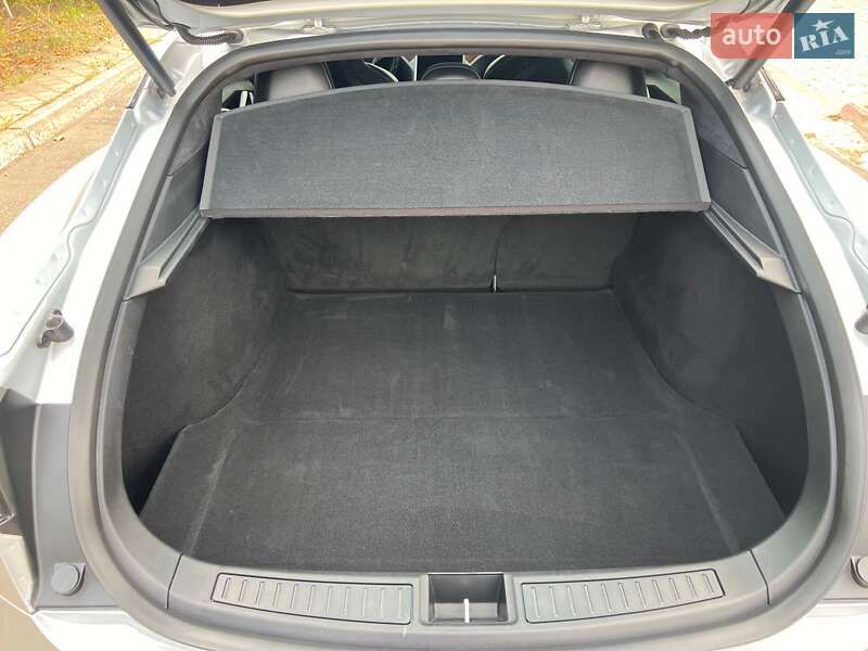 Лифтбек Tesla Model S 2017 в Одессе