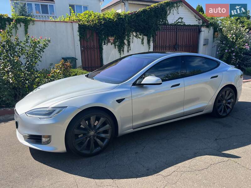Tesla Model S 2017