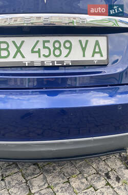 Лифтбек Tesla Model S 2015 в 