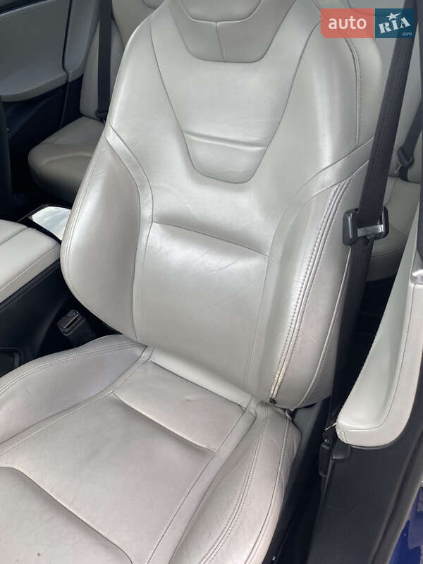 Лифтбек Tesla Model S 2015 в Хмельницком фото 28 Лифтбек Tesla Model S 2015 в Хмельницком