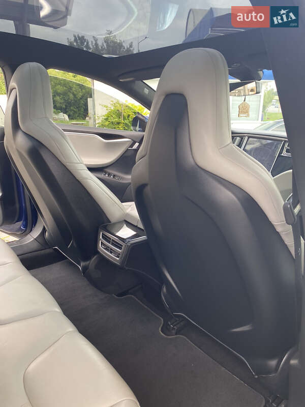 Лифтбек Tesla Model S 2015 в Хмельницком фото 38 Лифтбек Tesla Model S 2015 в Хмельницком