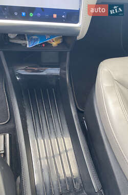 Лифтбек Tesla Model S 2015 в 