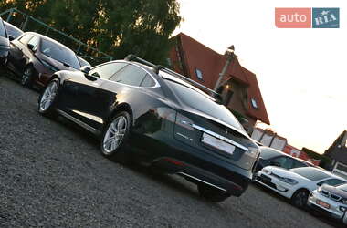 Лифтбек Tesla Model S 2015 в 