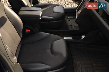 Лифтбек Tesla Model S 2015 в 