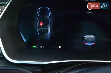 Лифтбек Tesla Model S 2015 в 