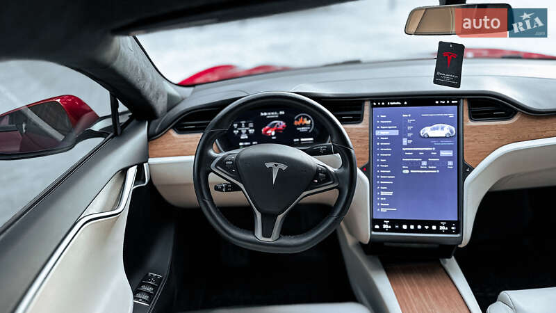 Лифтбек Tesla Model S 2020 в Ровно