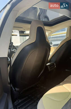 Лифтбек Tesla Model S 2013 в 