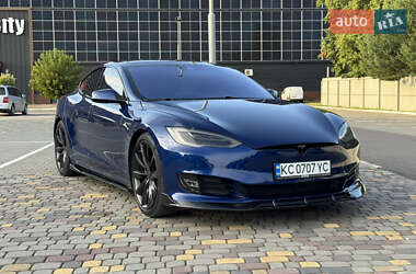 Ліфтбек Tesla Model S 2016 в Львові