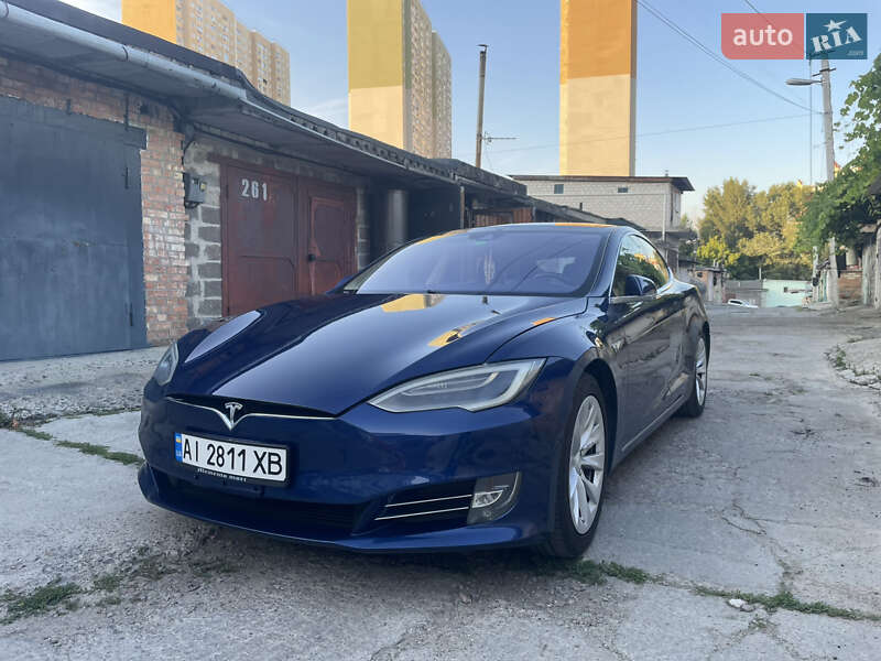 Tesla Model S 2016