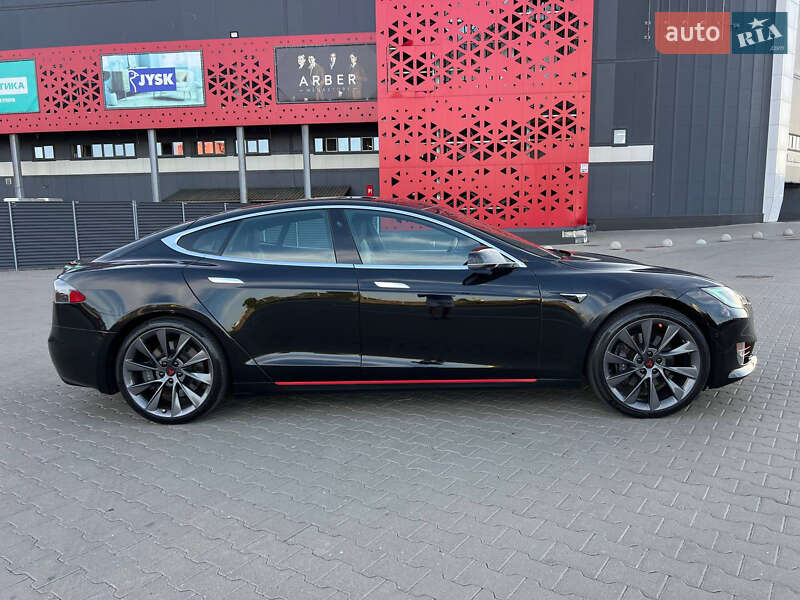 Лифтбек Tesla Model S 2020 в Киеве