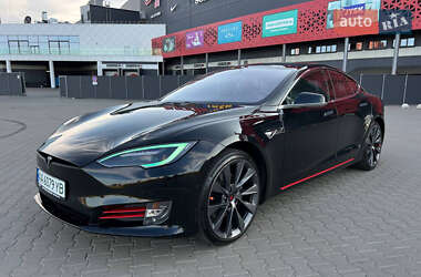 Лифтбек Tesla Model S 2020 в Киеве