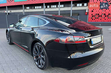 Лифтбек Tesla Model S 2020 в Киеве