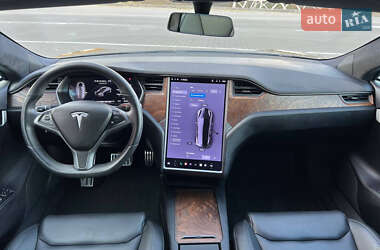 Лифтбек Tesla Model S 2020 в Киеве