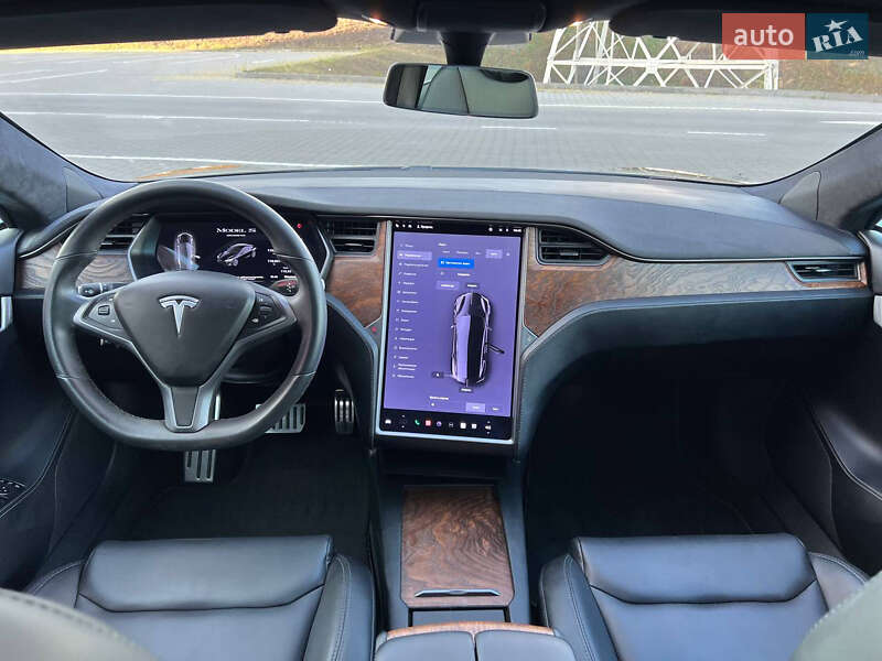 Лифтбек Tesla Model S 2020 в Киеве
