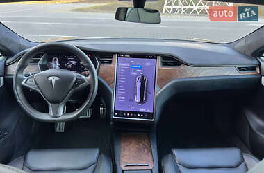 Лифтбек Tesla Model S 2020 в 