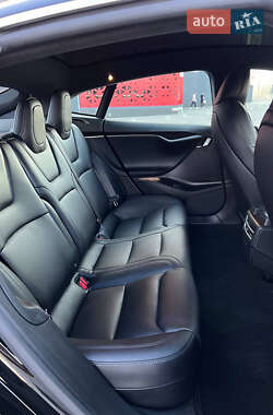 Лифтбек Tesla Model S 2020 в 