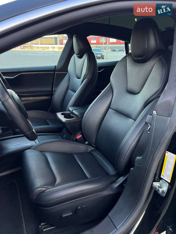 Лифтбек Tesla Model S 2020 в Киеве
