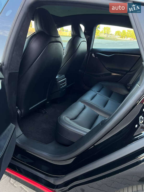 Лифтбек Tesla Model S 2020 в Киеве