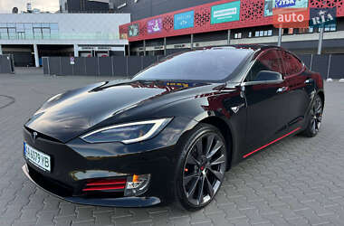 Лифтбек Tesla Model S 2020 в Киеве