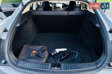 Лифтбек Tesla Model S 2013 в 