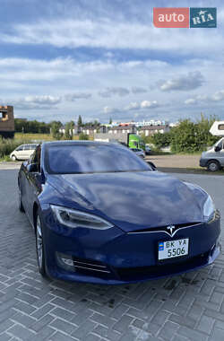 Ліфтбек Tesla Model S 2016 в Рівному
