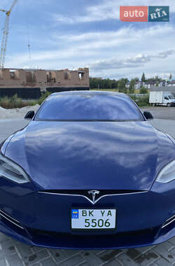 Лифтбек Tesla Model S 2016 в 