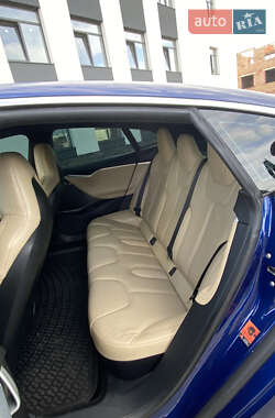 Лифтбек Tesla Model S 2016 в 