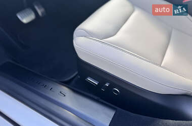 Лифтбек Tesla Model S 2021 в 