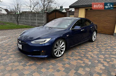 Лифтбек Tesla Model S 2017 в 