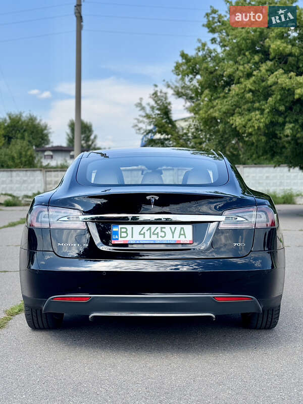 Лифтбек Tesla Model S 2015 в Кременчуге