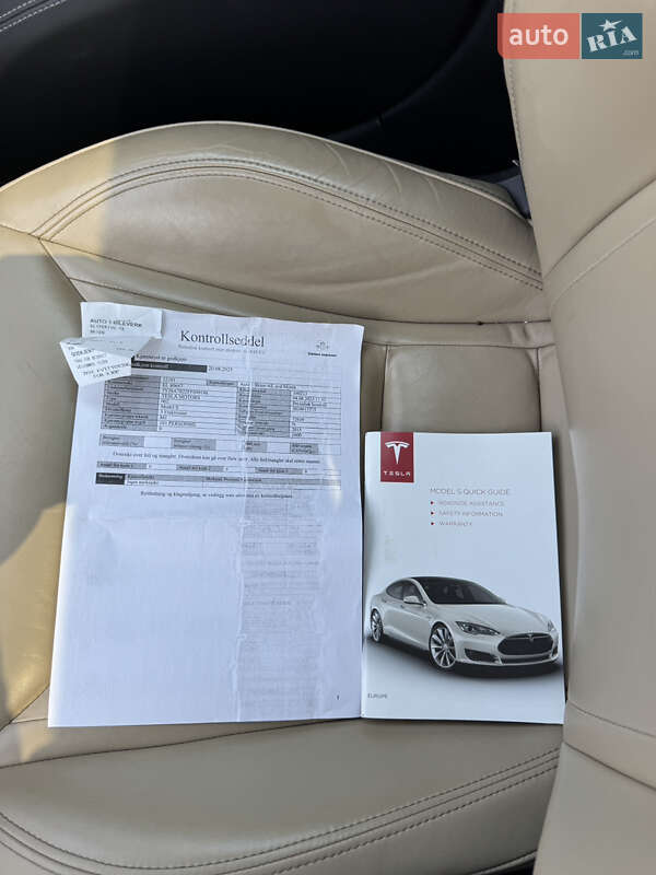 Лифтбек Tesla Model S 2015 в Кременчуге