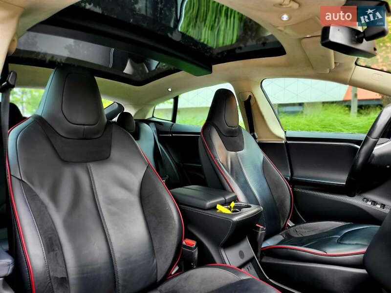 Лифтбек Tesla Model S 2014 в Киеве
