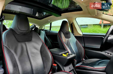 Лифтбек Tesla Model S 2014 в 