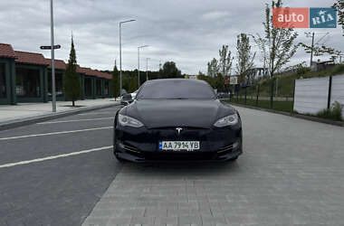 Лифтбек Tesla Model S 2014 в 