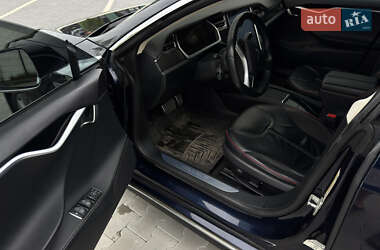 Лифтбек Tesla Model S 2014 в 