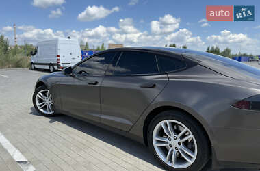 Лифтбек Tesla Model S 2014 в 