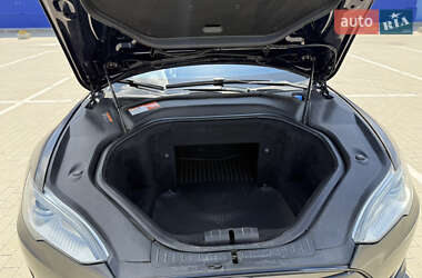 Лифтбек Tesla Model S 2014 в 
