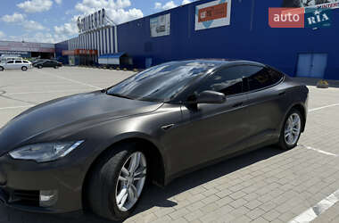Лифтбек Tesla Model S 2014 в 