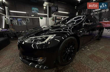 Лифтбек Tesla Model S 2018 в 
